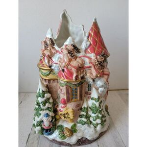Fitz Floyd North Pole Castle reindeer slay centerpiece vase